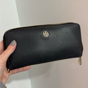 Tory Burch Robinson large black leather wallet, 18 card slots